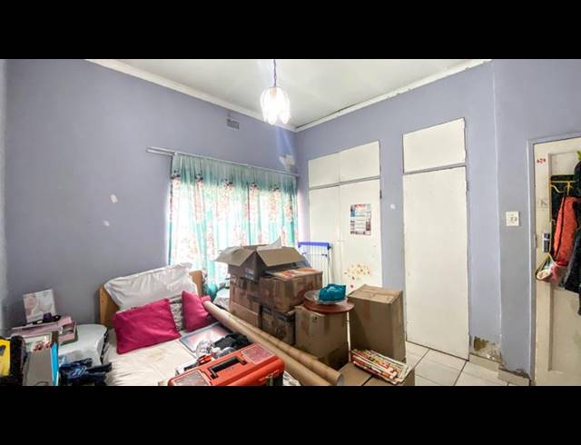 3 BEDROOM HOUSE FOR SALE IN BEZUIDENHOUT VALLEY